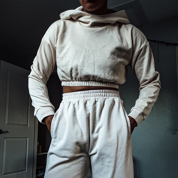 NWOT Naked Wardrobe Cropped Cream Sweater - Picture 6 of 6